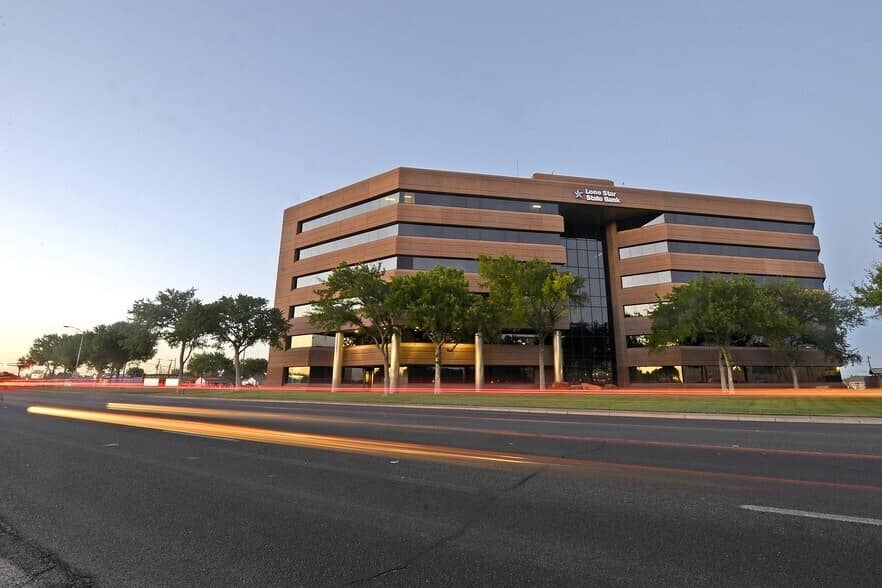 1004 n big spring st midland photo 1 of 6